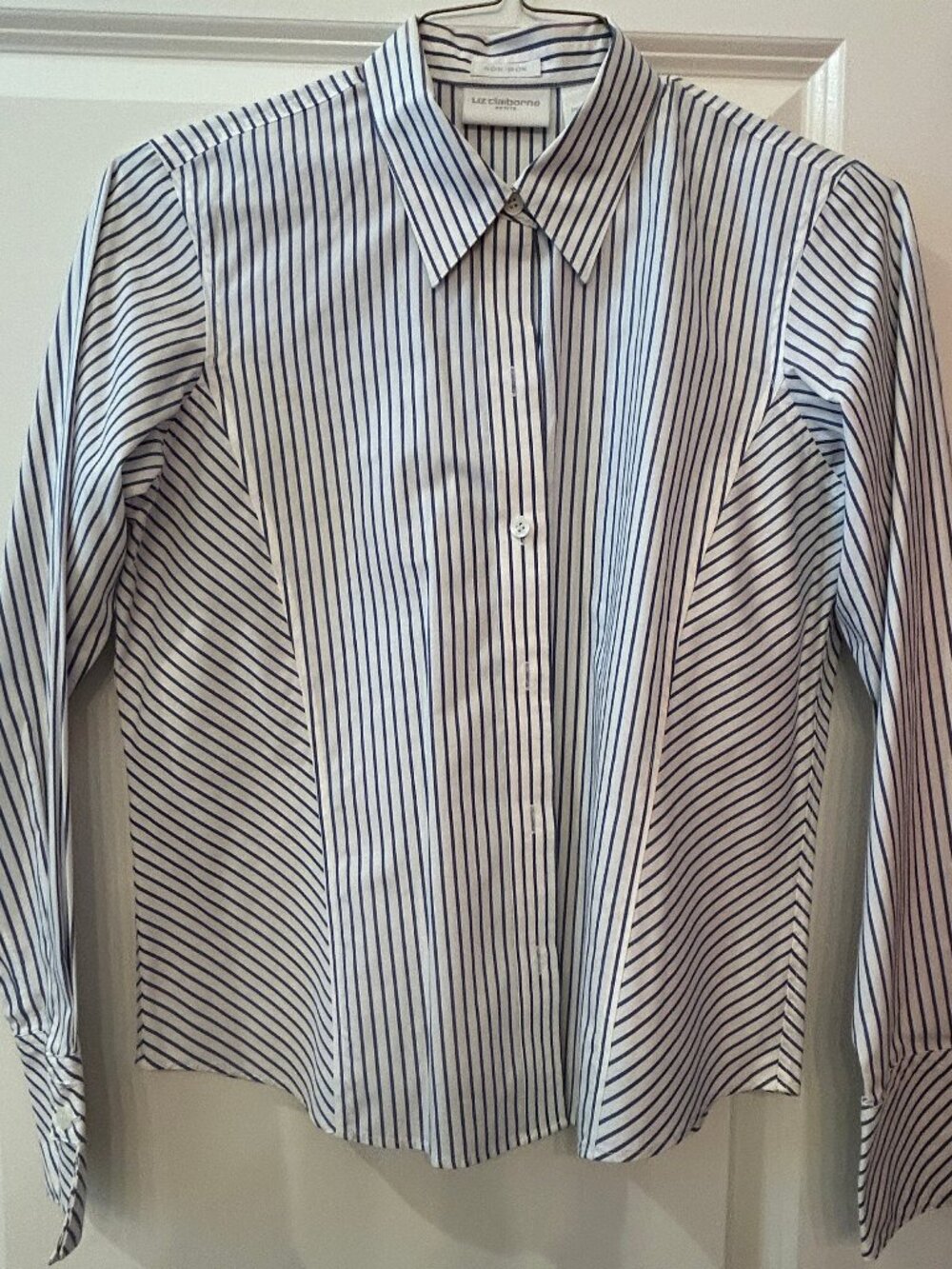 Liz Claiborne Women's Petite 8P Blue & White Pinstripe Dress Shirt French Cuffs
